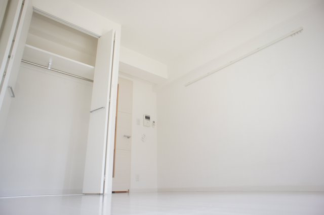 【寝室】 | エレンシアK | 1日ゆっくりお部屋でくつろぐのも良いですね