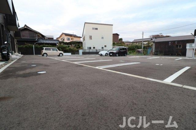 ラ・プラージュの駐車場