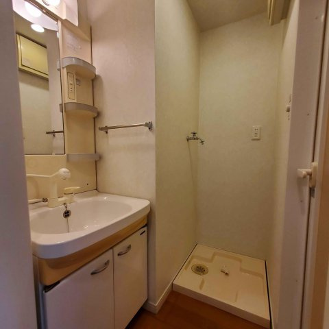 新品家具付きマンション天神26(KaGood福岡)の独立洗面台