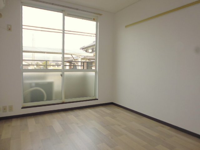 倉敷市福田町古新田のアパートの寝室|洋室