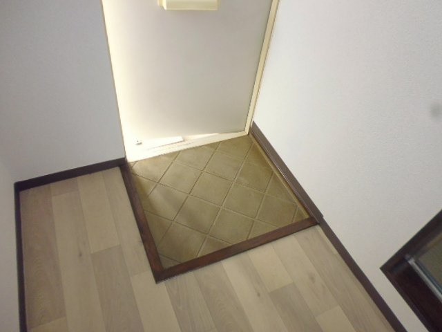 倉敷市福田町古新田のアパートの玄関