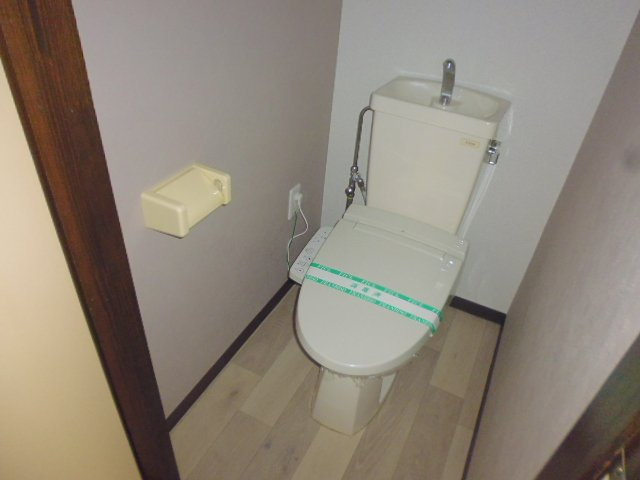 倉敷市福田町古新田のアパートのトイレ|温水洗浄便座