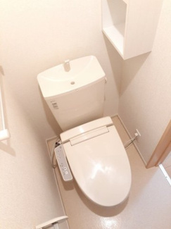 【トイレ】 | スザンヌ　ラングランＢ | トイレです
