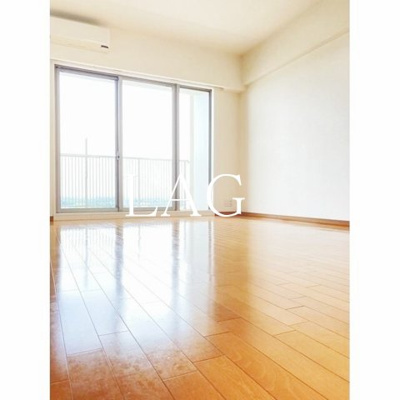 【居間・リビング】 | ロータリーパレスくぬぎ山 | 洋室のお部屋です。