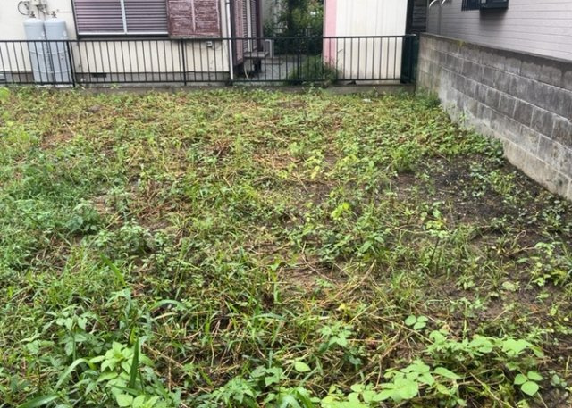 【外観】 | 土地購入を検討されている場合、境界杭がない状態で購入してしまうと境界確定測量をする必要があり、費用がかかります。購入の前に、売主、隣土地所有者立ち合いのもと境界を確定し境界杭を設置するのがベストです。