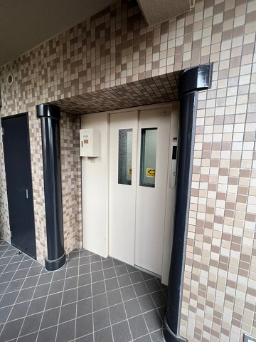 尼崎市南武庫之荘２丁目の賃貸マンションの外観