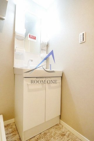 エクセラン中板橋の洗面所|独立洗面台です。