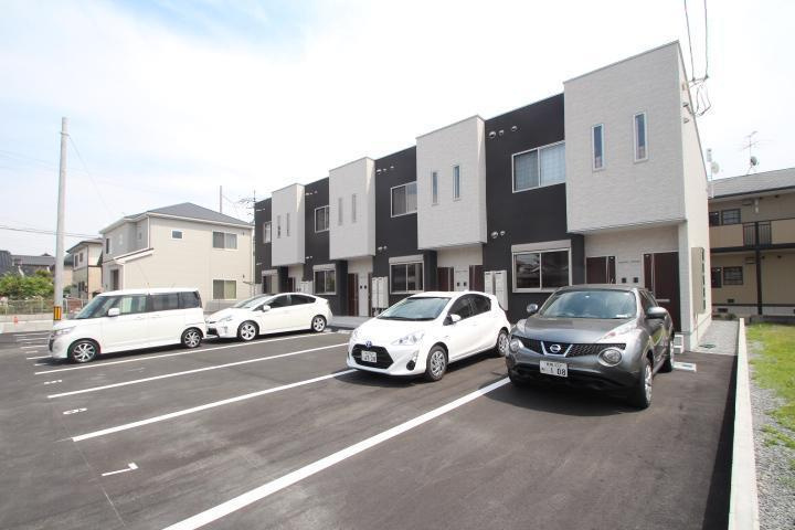 プティーシュシュ撫川の駐車場