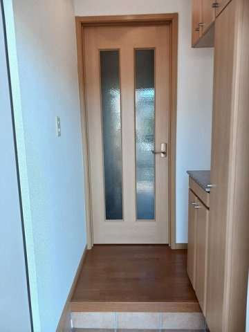 【玄関】 | エピナールＢ | 収納もある玄関です
