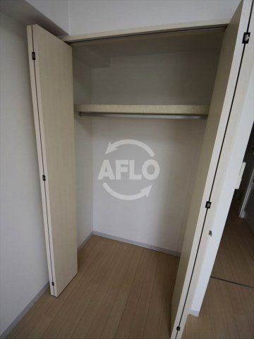 エルミタージュナンバミナミファイブの収納|エルミタージュ難波南Ⅴ　クローゼット