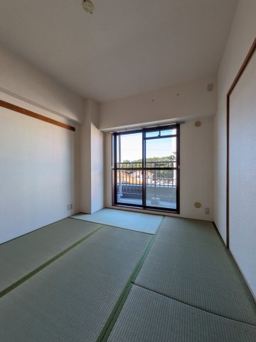 【内装】 | 夏見ショッパーズ | きれいな洋室です