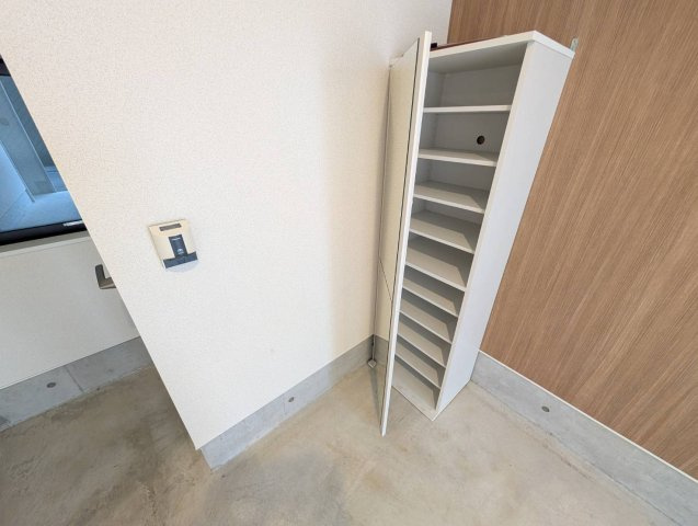 R-Garage助信の玄関