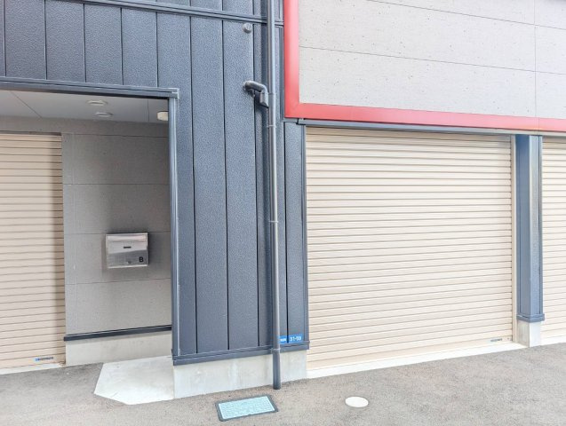 R-Garage助信の外観