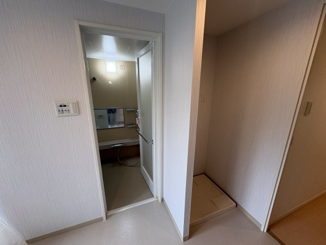 コッコラーレ熱海の内装|浴室と室内洗濯機置き場