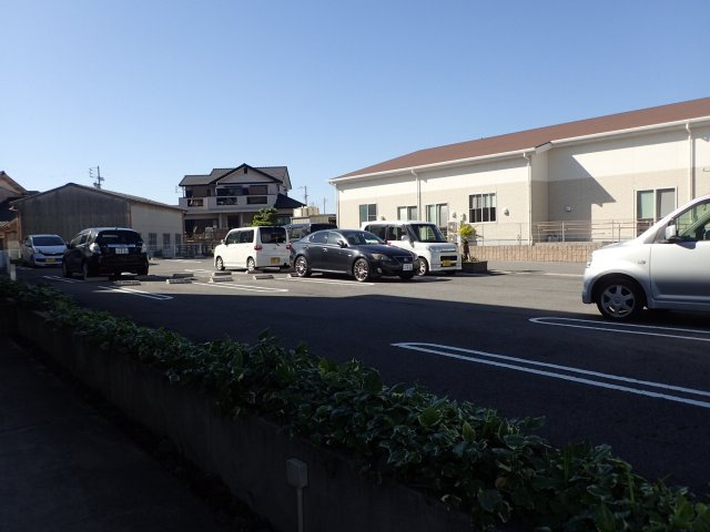 eternoの駐車場