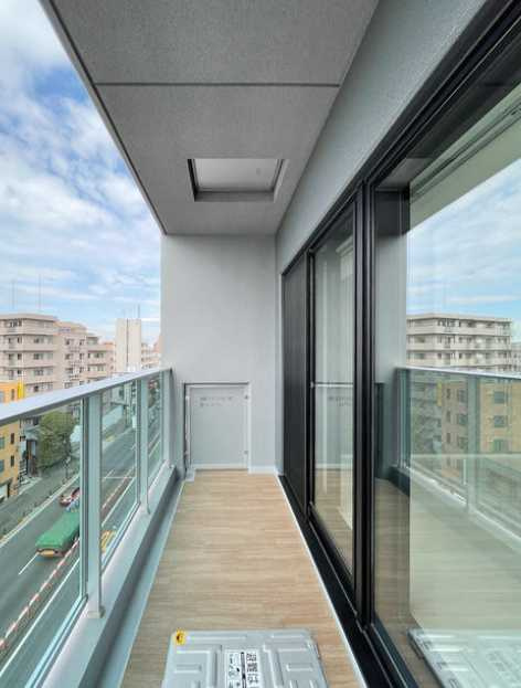 GRAND三軒茶屋WEST　築浅　駅近　ネット無料　ペット相談可のバルコニー