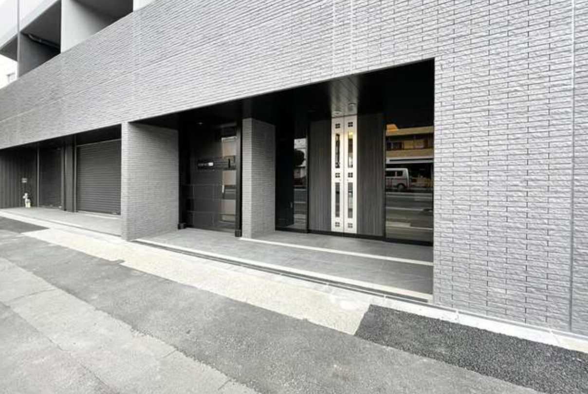 GRAND三軒茶屋WEST　築浅　駅近　ネット無料　ペット相談可のエントランス