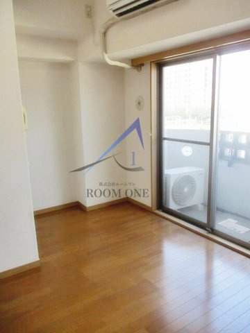 ロイヤルアメニティー西戸山の居間・リビング|洋室のお部屋です。