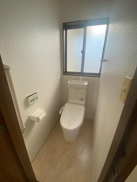 鵠沼石上貸家のトイレ