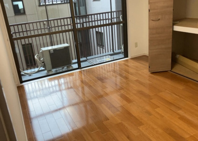 【子供部屋】 | サンコーポ八王子 | 6.0帖の和室や洋室は子供部屋としても使いやすい広さです。和室は畳の表替えが完了しており、い草の香る爽やかな空間。学習デスクやベッドを置いてもゆとりがあり、成長に合わせた使い方が可能です。