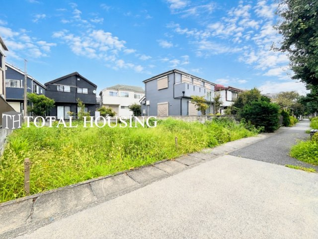 【前面道路含む現地写真】 | 稲城市東長沼　新築戸建　全2棟