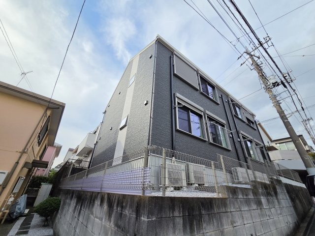 川崎市麻生区多摩美１丁目のアパートの外観