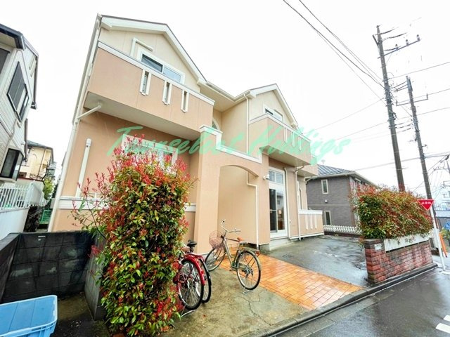 藤沢市亀井野のアパートの外観
