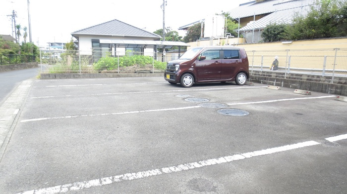 【駐車場】
