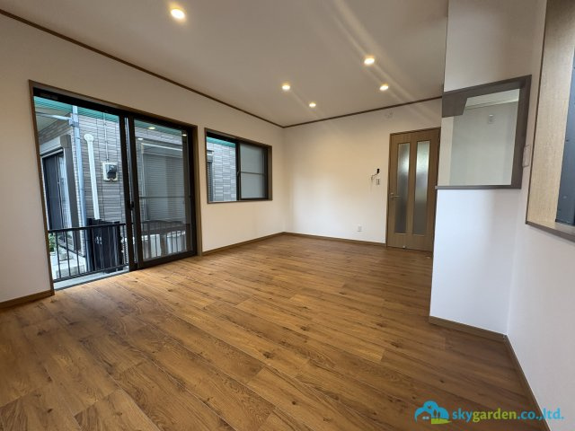 藤沢市遠藤　中古戸建の居間・リビング