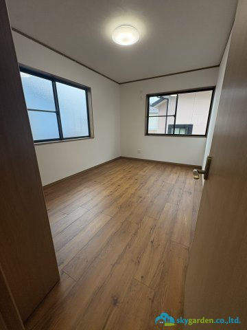 藤沢市遠藤　中古戸建の洋室