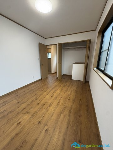 藤沢市遠藤　中古戸建の洋室