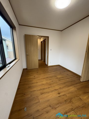 藤沢市遠藤　中古戸建の洋室
