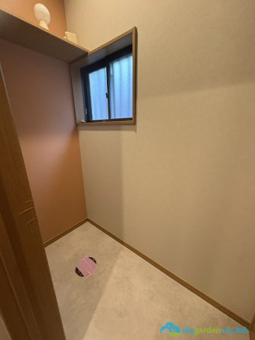 藤沢市遠藤　中古戸建のトイレ