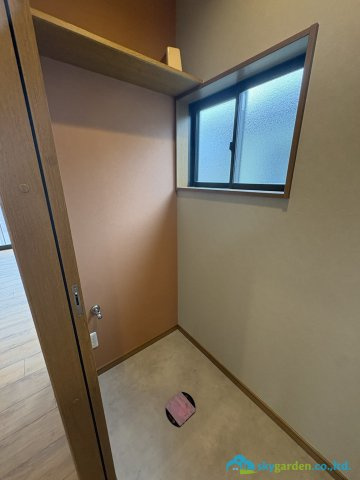 藤沢市遠藤　中古戸建のトイレ