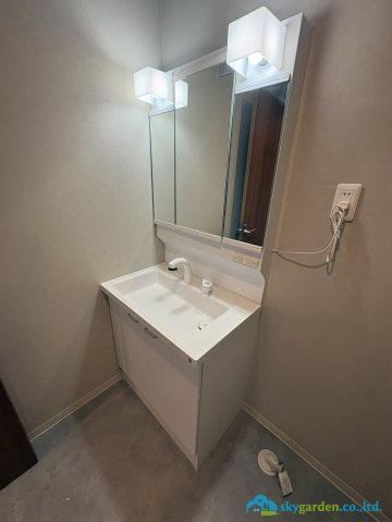 藤沢市遠藤　中古戸建の独立洗面台