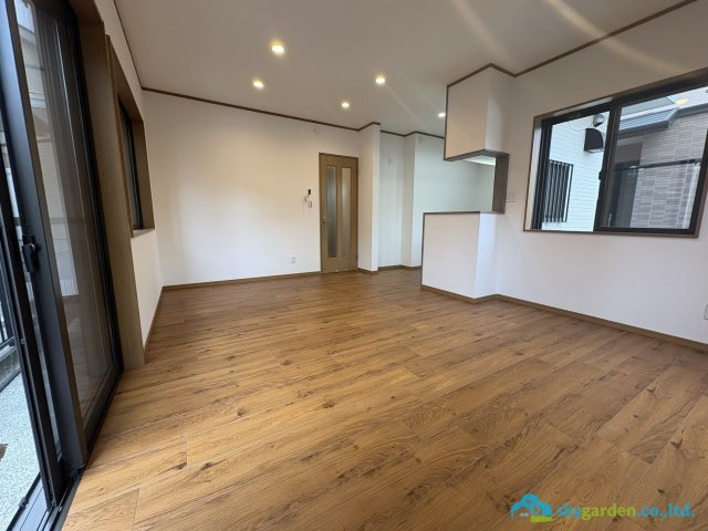 藤沢市遠藤　中古戸建の居間・リビング