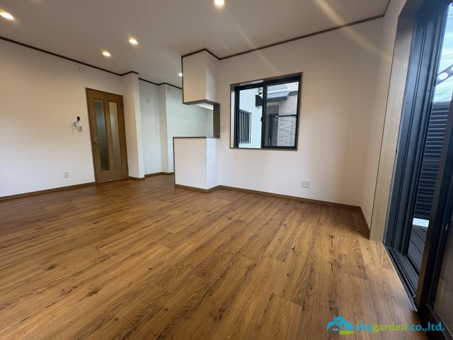 藤沢市遠藤　中古戸建の居間・リビング