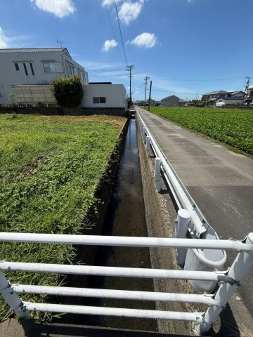 朝倉郡筑前町依井字倉園屋敷　の前面道路含む現地写真