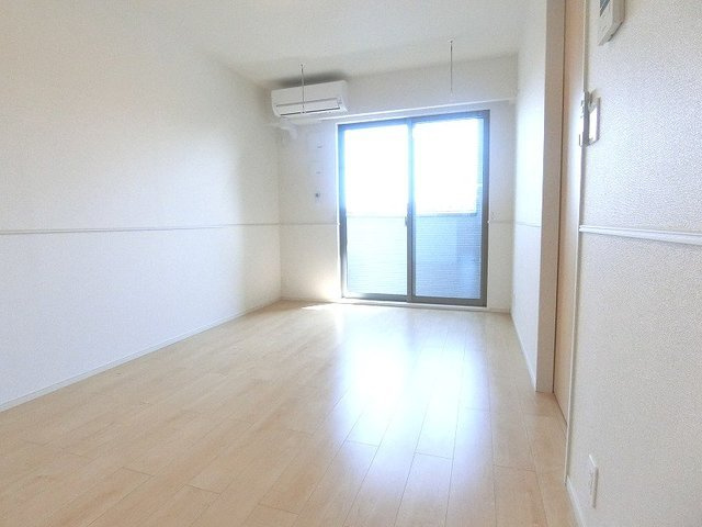ＫＭＭファーム　Ⅰの居間・リビング