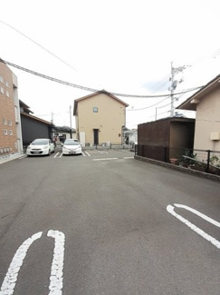 【駐車場】 | デスパシオ | 駐車場があるので、車を買う予定の方も安心です