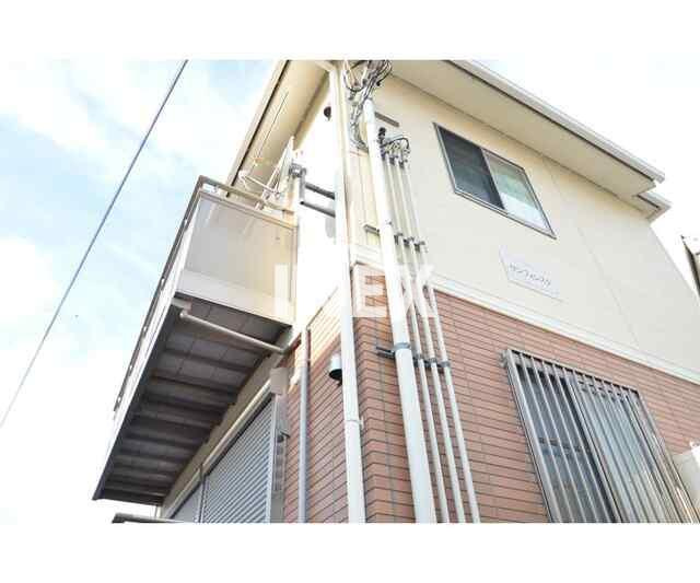 横浜市磯子区岡村５丁目のアパートの外観