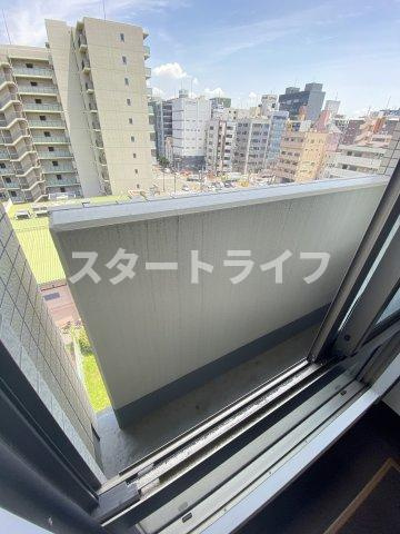 大阪市淀川区木川東４丁目の賃貸マンションのバルコニー
