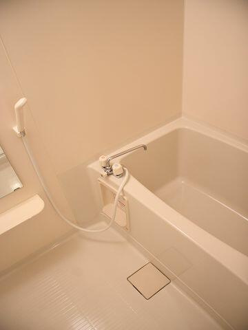 ＫＩＨＡＣＨＩ　ＲＥＳＩＤＥＮＣＥの浴室|落ち着いた空間のお風呂です