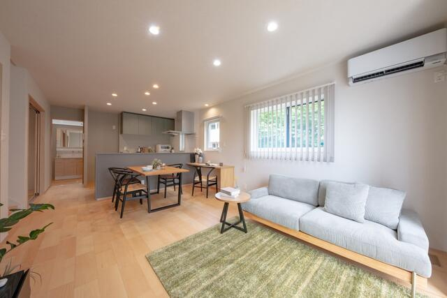 岡山市北区津島京町２丁目の中古一戸建の居間・リビング|２０２３．８撮影