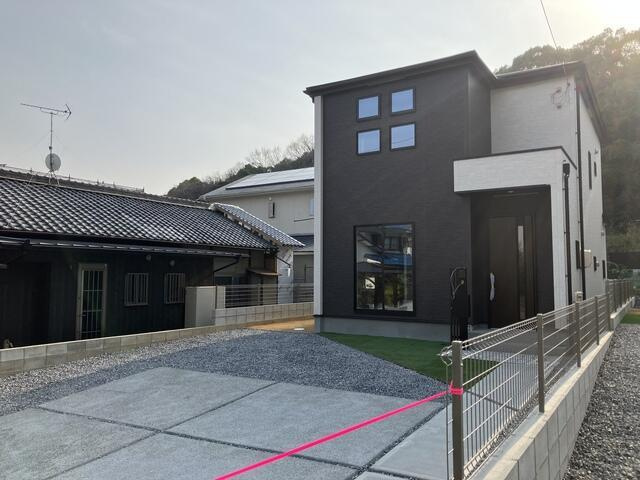 岡山市北区大安寺中町の新築一戸建の駐車場|2号棟外観写真