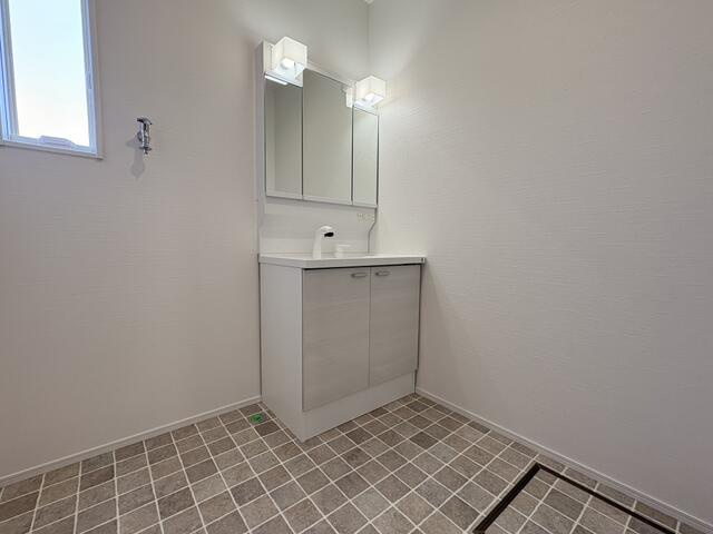 岡山市北区白石東新町の中古一戸建の玄関