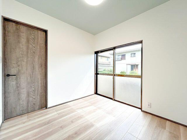 岡山市北区佐山の中古一戸建の洋室|【リフォーム済】１階５．２５…