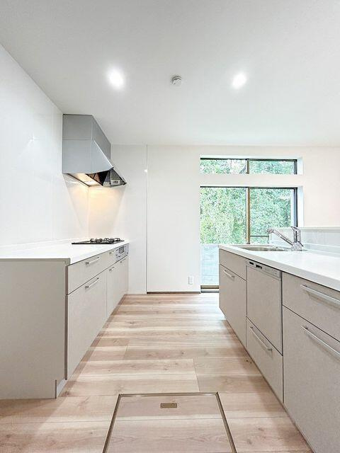 岡山市北区佐山の中古一戸建のキッチン|【リフォーム済】キッチン別角…