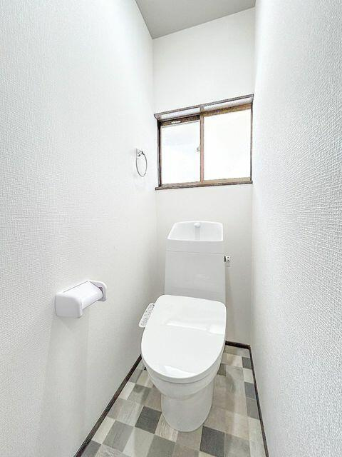 岡山市北区佐山の中古一戸建のトイレ|【リフォーム済み】トイレはジ…