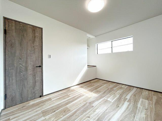 岡山市北区佐山の中古一戸建の洋室|【リフォーム済】２階６帖の洋…